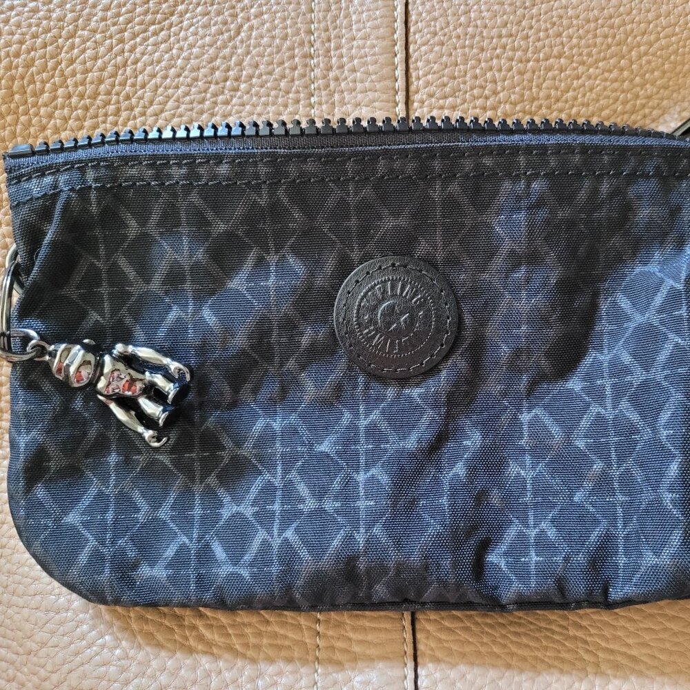 Kilpling Black Pouch